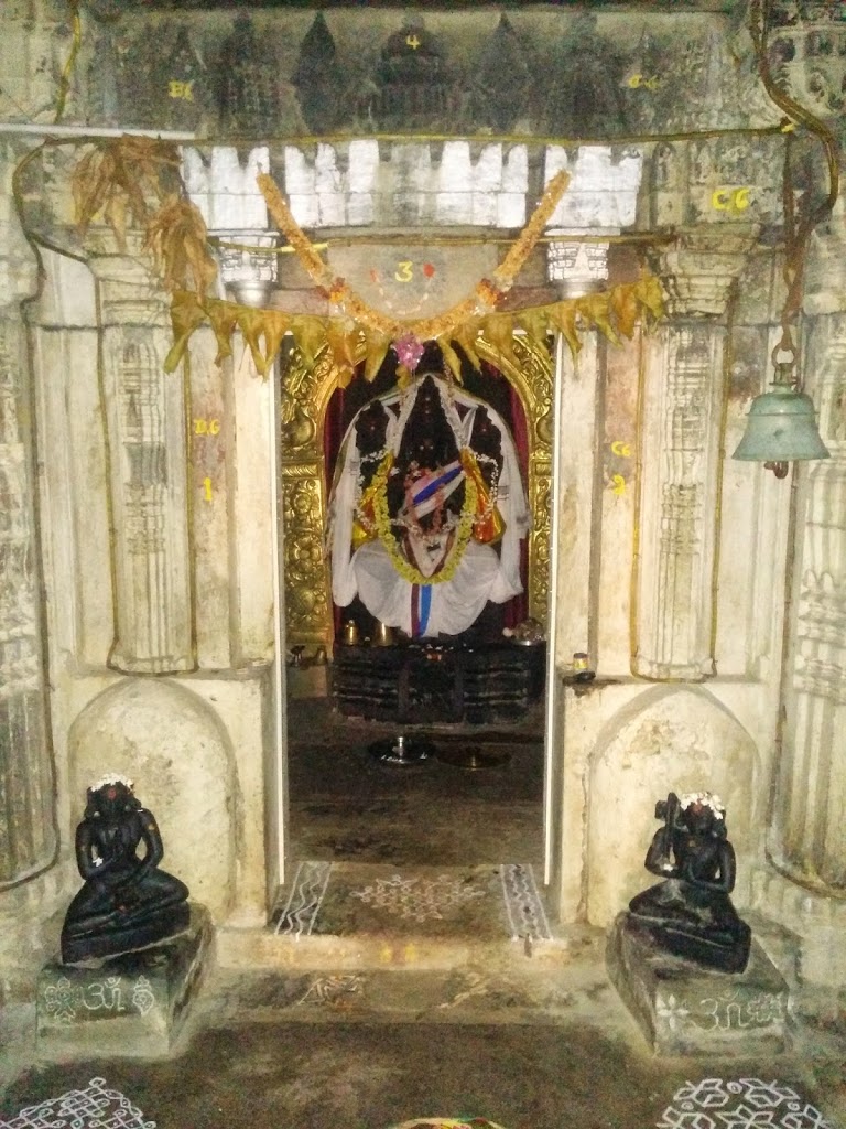 Main deity Yoga Madhava