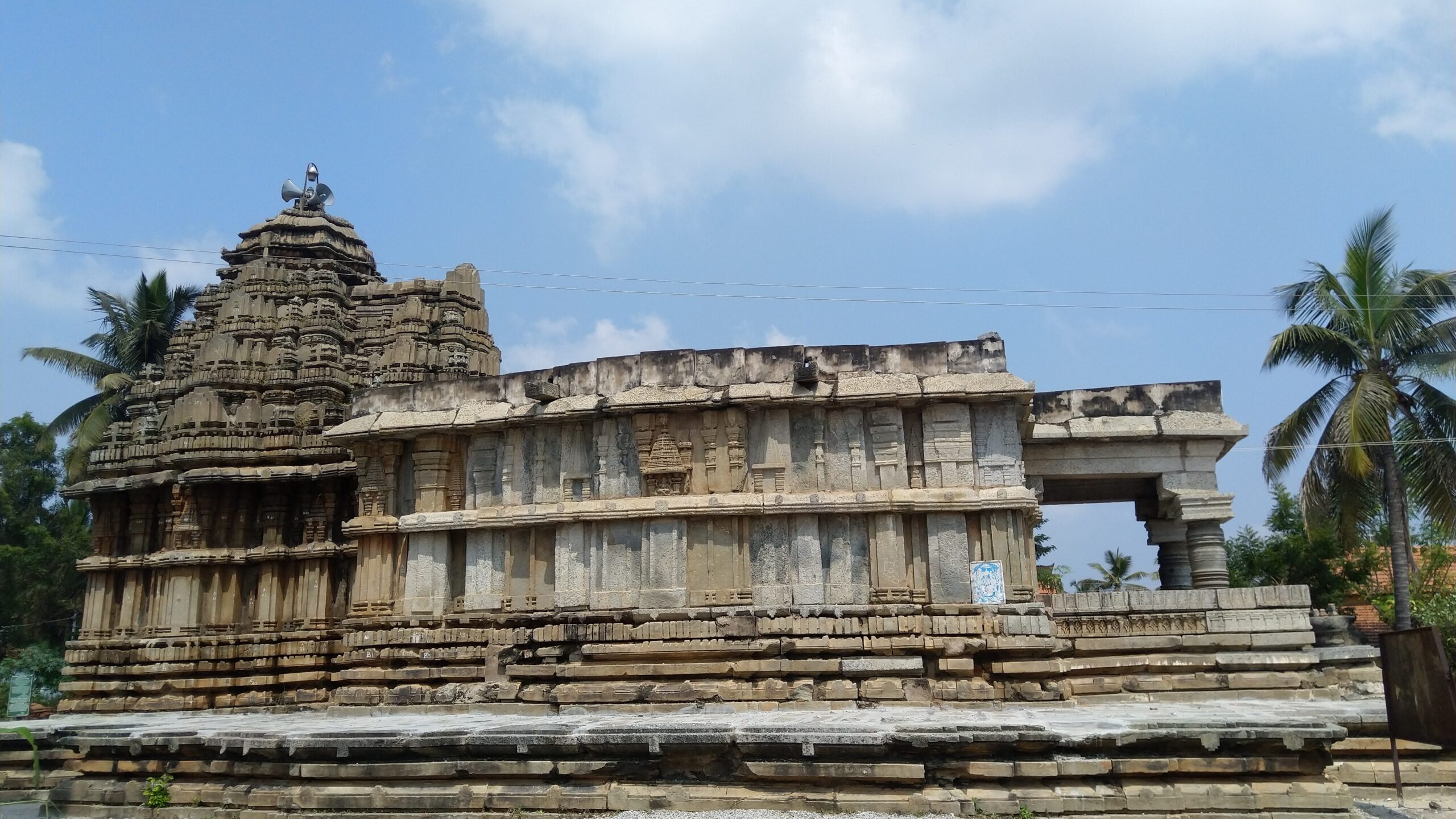 Side view of the Ananthapadmanabhaswamy temple