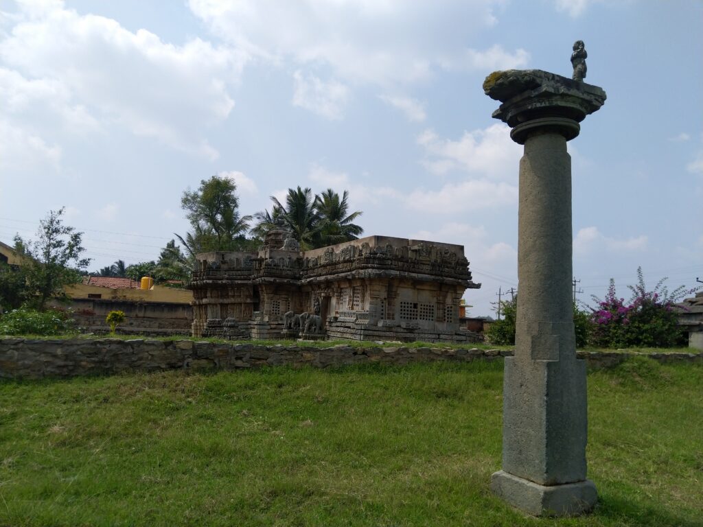 Dhwajastambha in front of the Basaralu temple