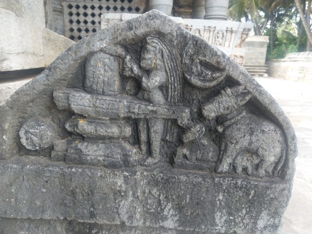 Herostone with Cheiftess, Bommayya Nayaki