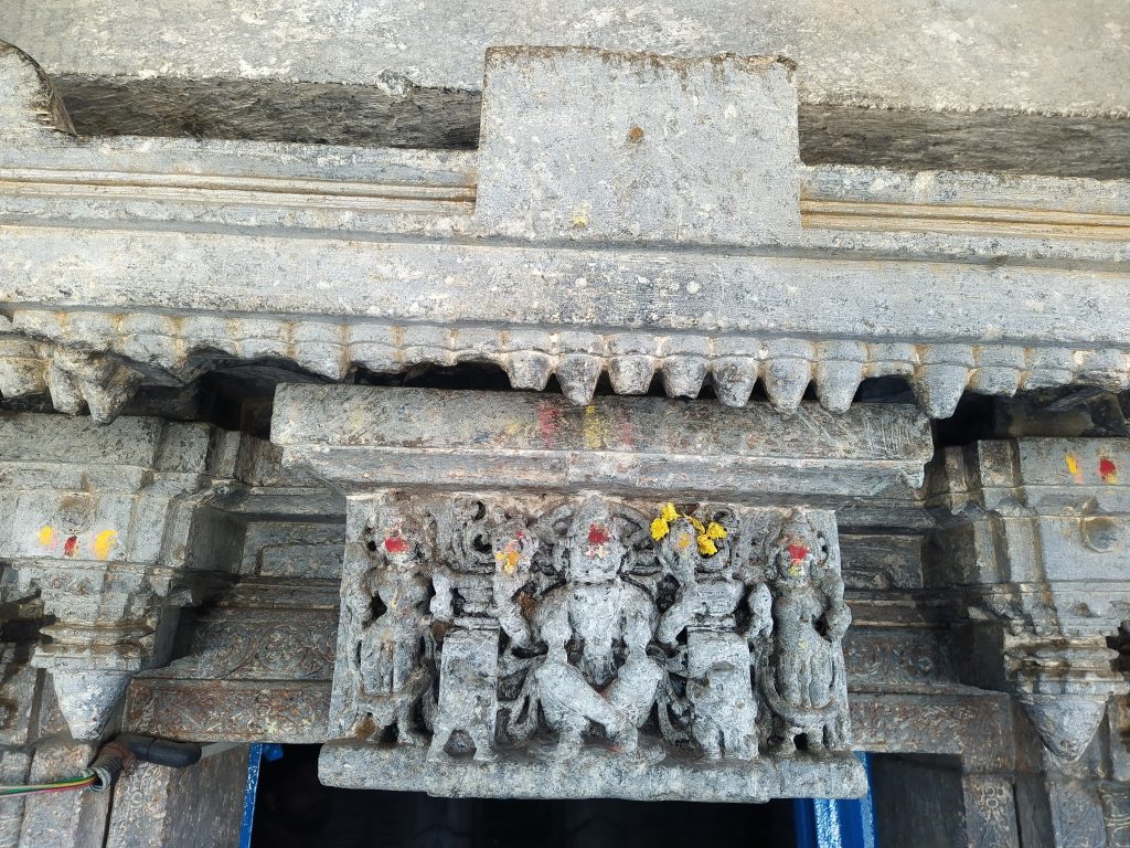 Carvings at the entrance of Narayana temple at Aane Kannambadi temple